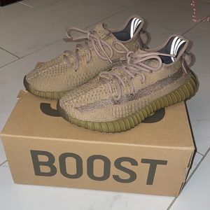 Yeezy Boost 350 V2 Earth size 5